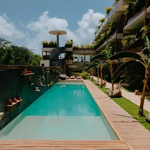 https://xamira-tulum-luxury-condo.quintano-roohotels.com